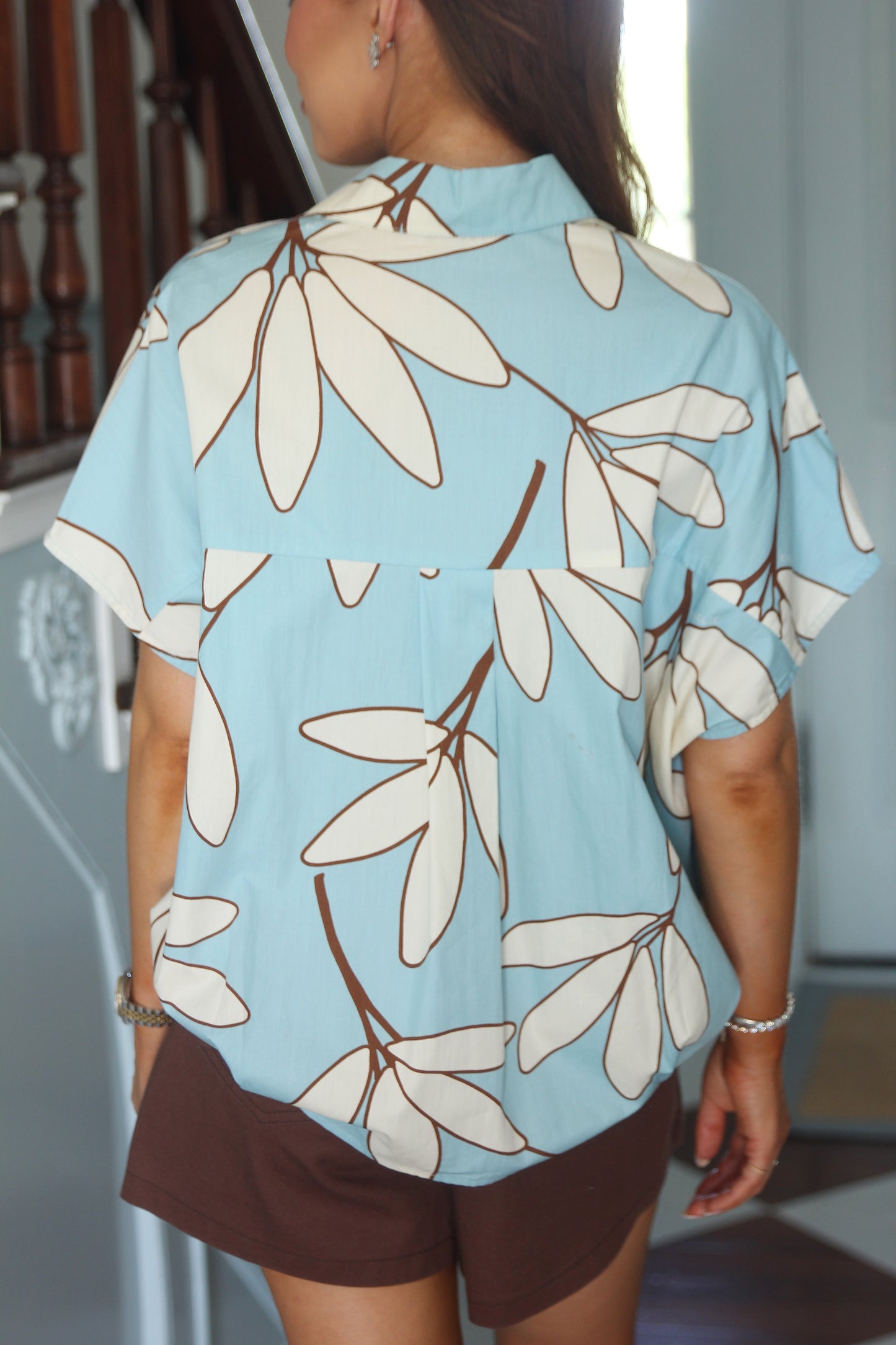 Karlie Signature V-Neck in Brown/Blue Petals