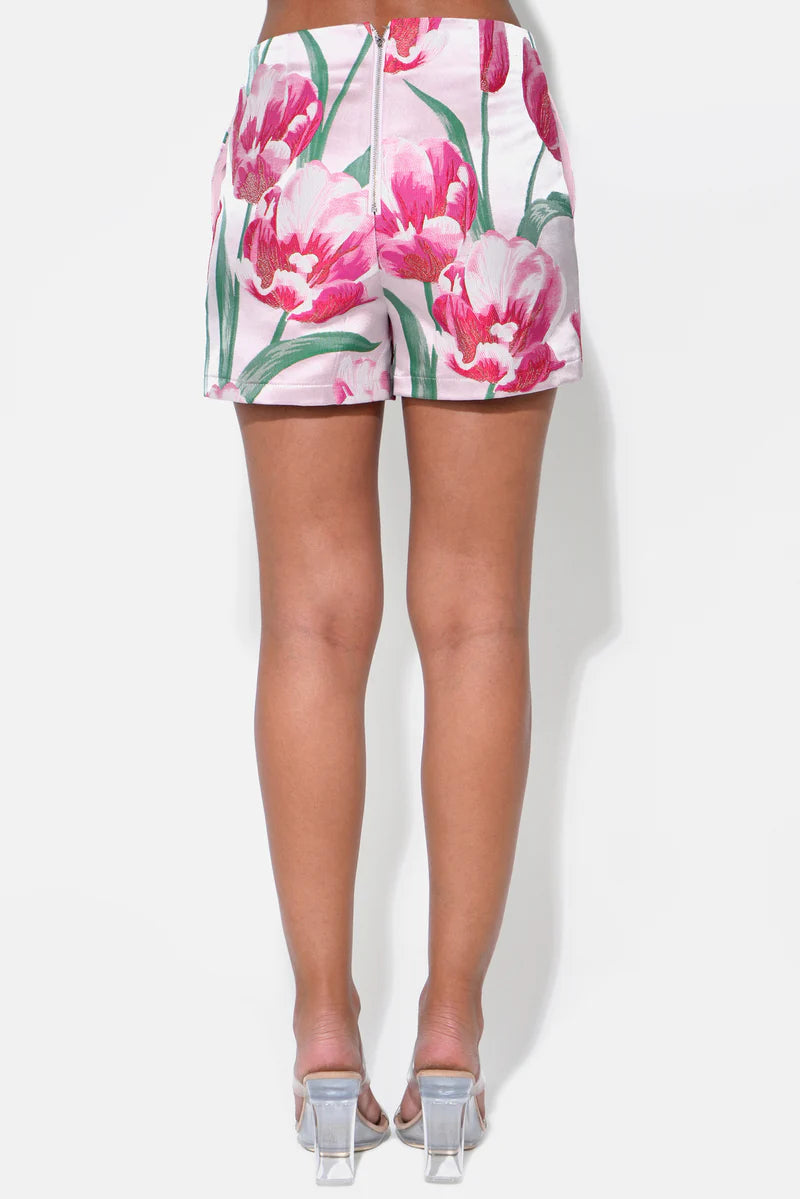 Adelyn Rae Magnolia Jacquard Shorts in Tulip Floral