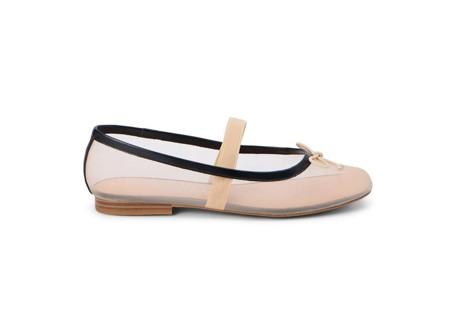 Matisse Footwear Bronx Mesh Flat in Natural/Black