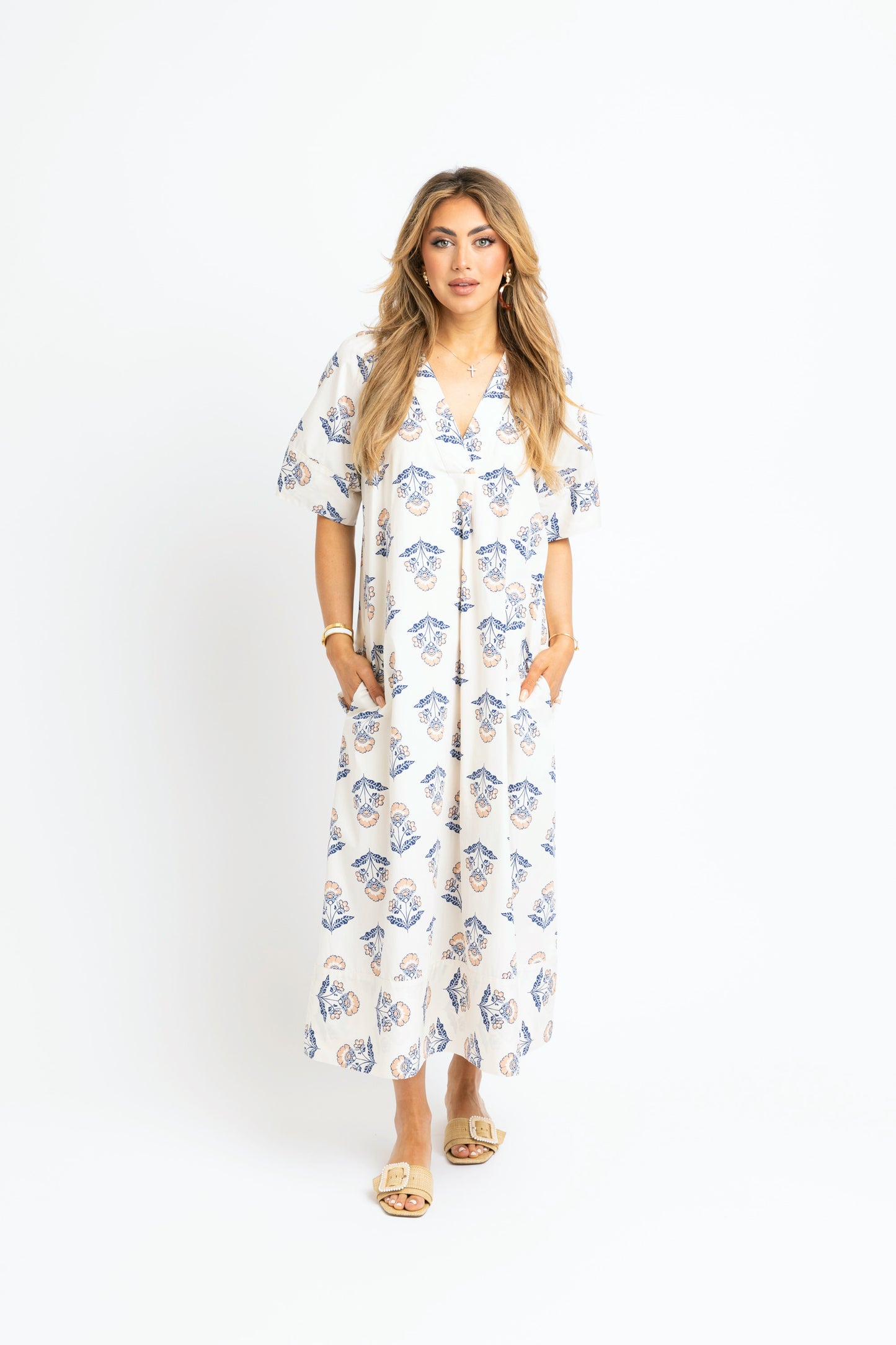Karlie V-Neck Maxi Dress in Vintage Floral