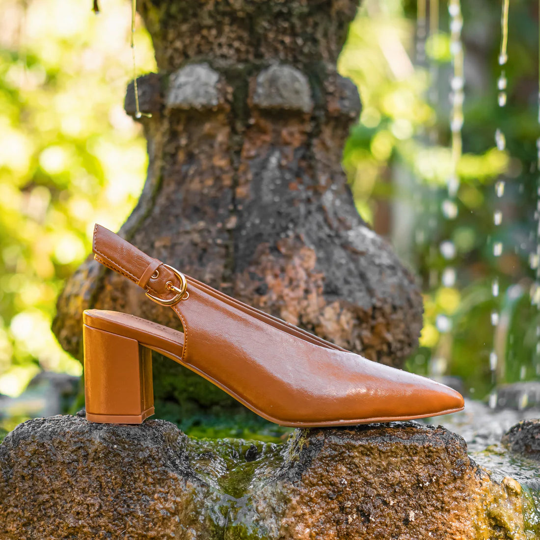 Chinese Laundry Menny Slingback Pump in Camel