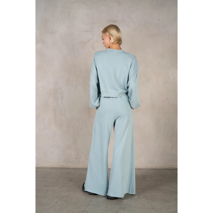 Mineral Wash Cropped Sweatshirt Set in Winter Blue