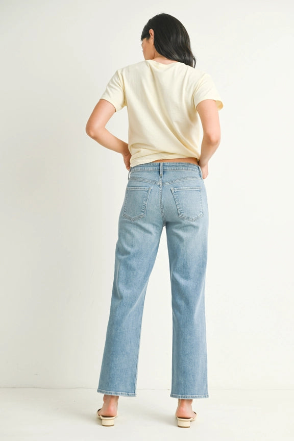 Just Black Denim Mid Rise Stretchy Straight Leg in Light Wash