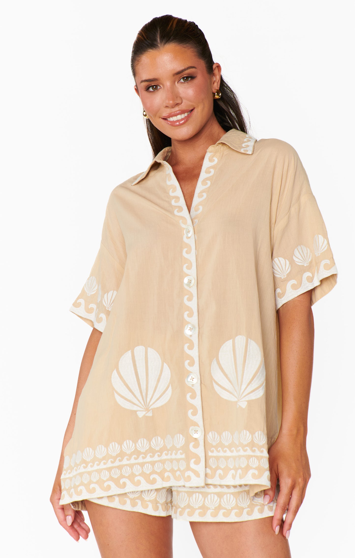 Show Me Your Mum Parker Buttondown in Latte Capri Shells