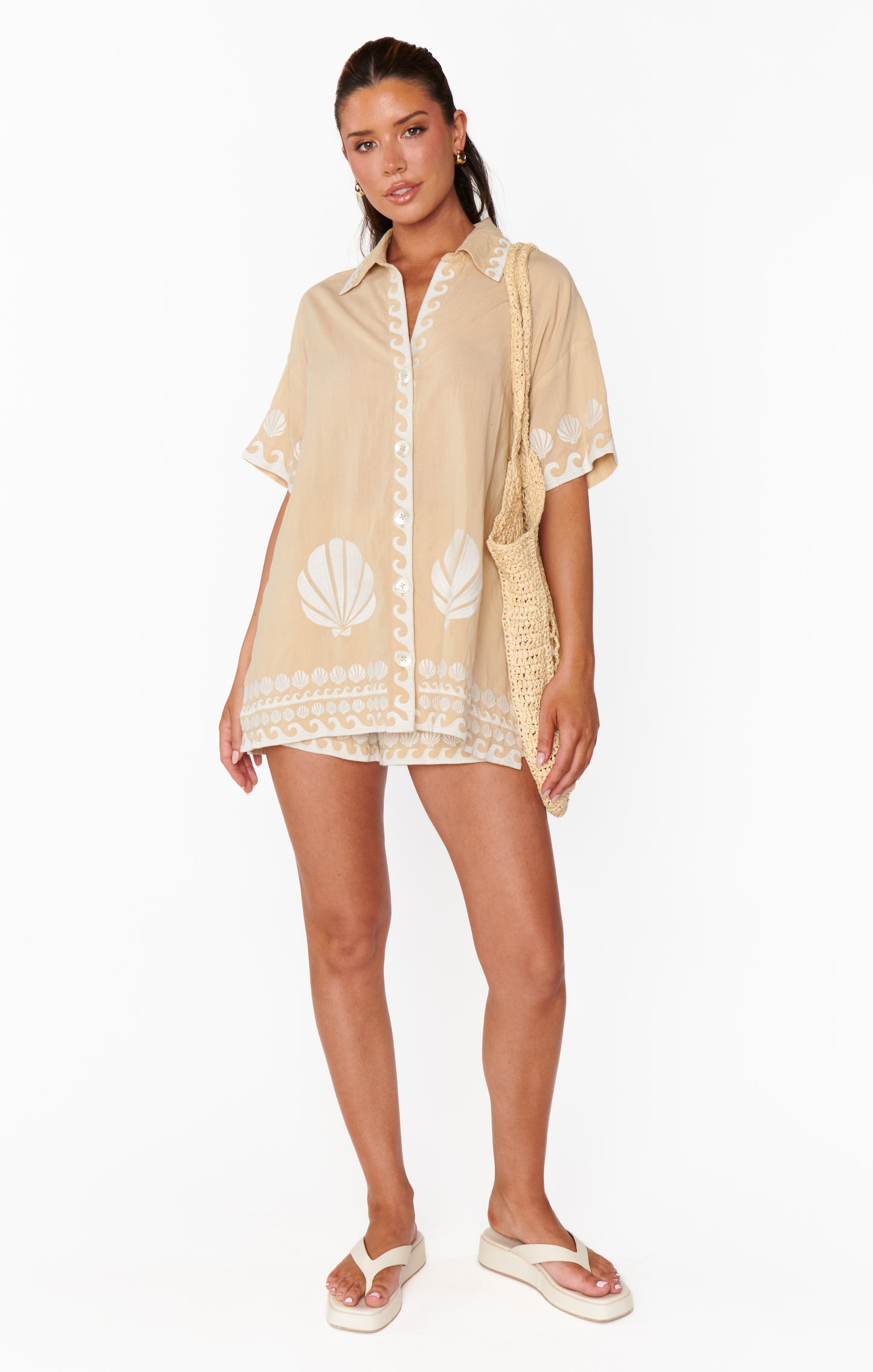 Show Me Your Mum Parker Buttondown in Latte Capri Shells