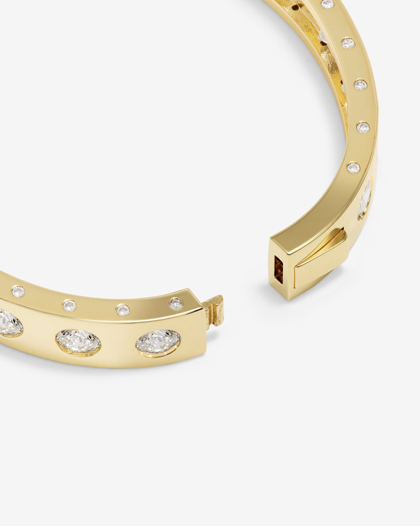 Melinda Maria Ashley Rodeo Lock Cuff In Gold