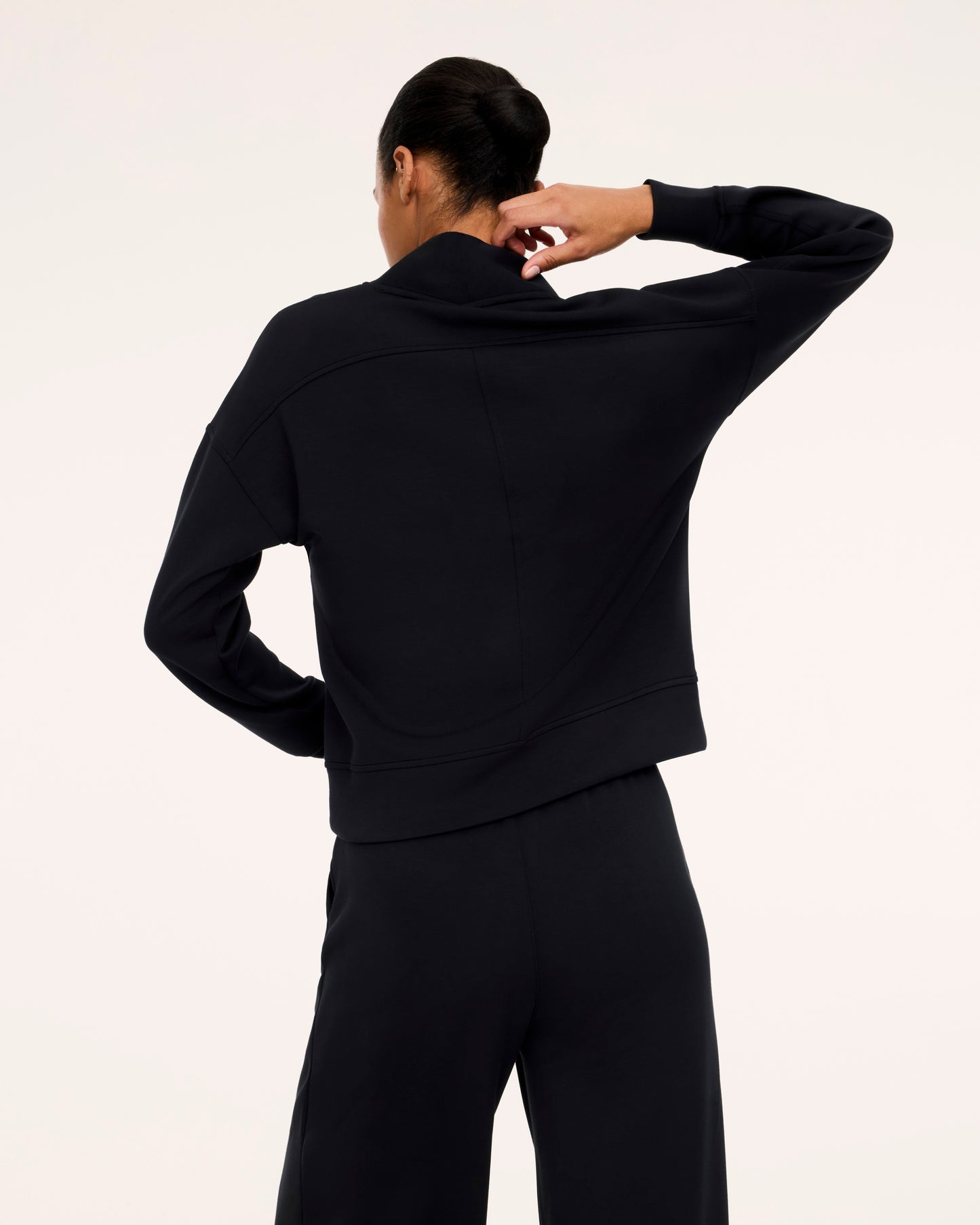 Spanx Air Essentials V-Neck Long Sleeve in Black