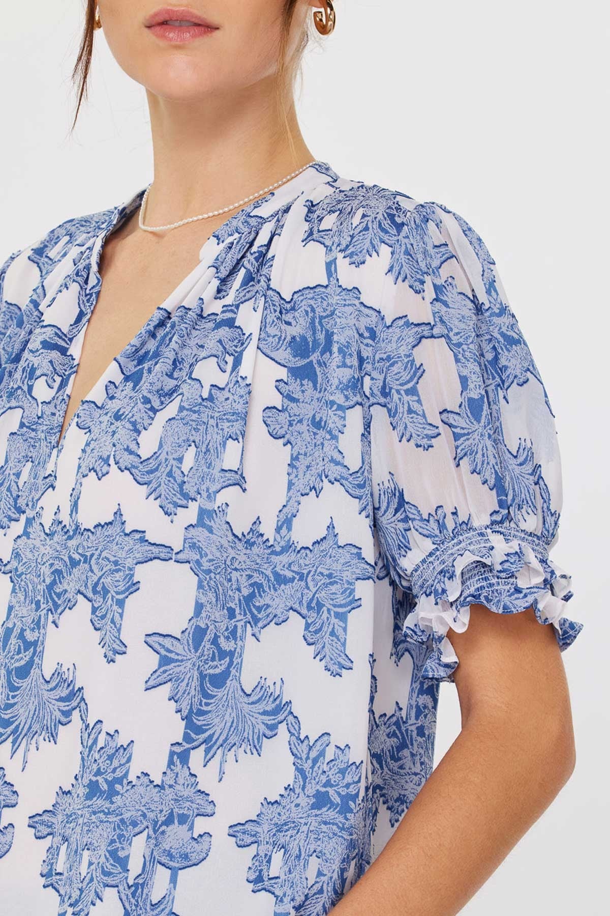 Chinoiserie Printed Blouse in Blue/White