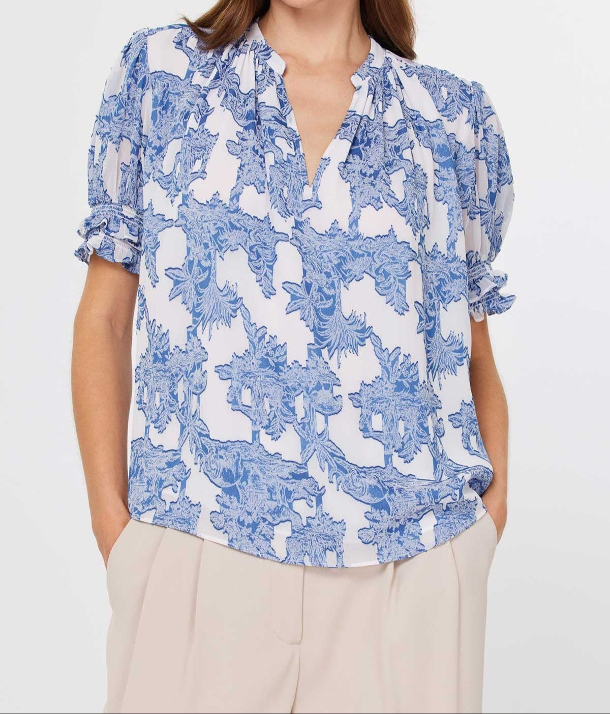 Chinoiserie Printed Blouse in Blue/White