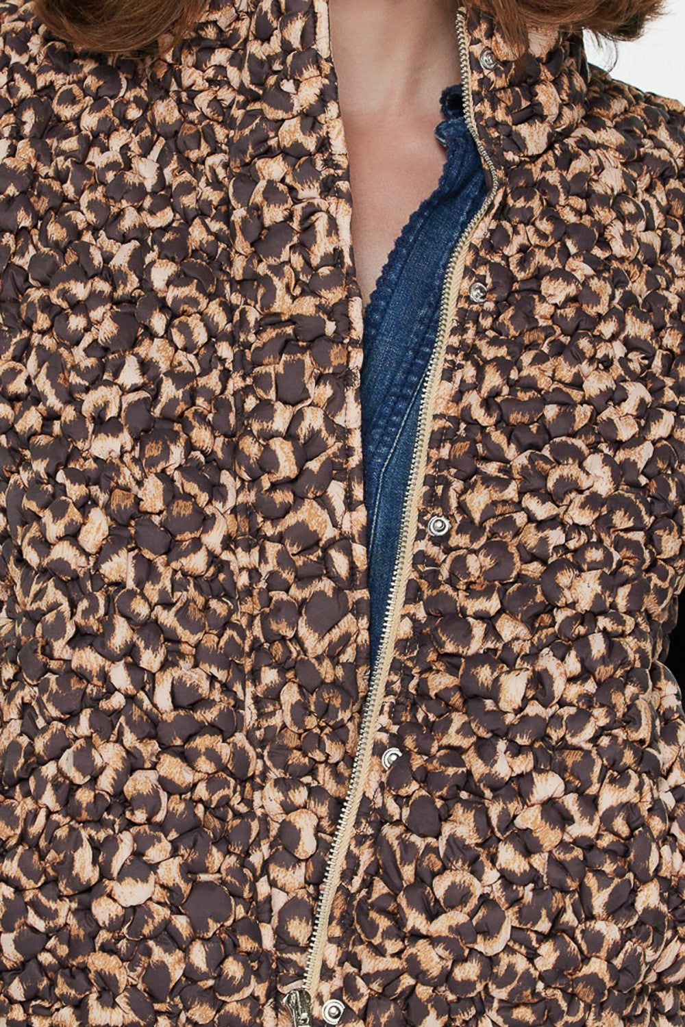 Cropped Quilted Zip Front Vest in Leopard
