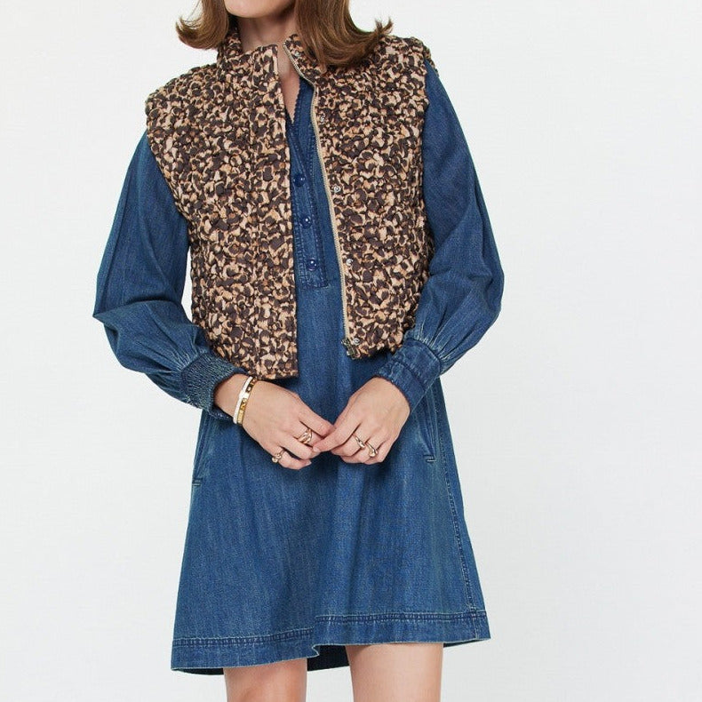 Cropped Quilted Zip Front Vest in Leopard
