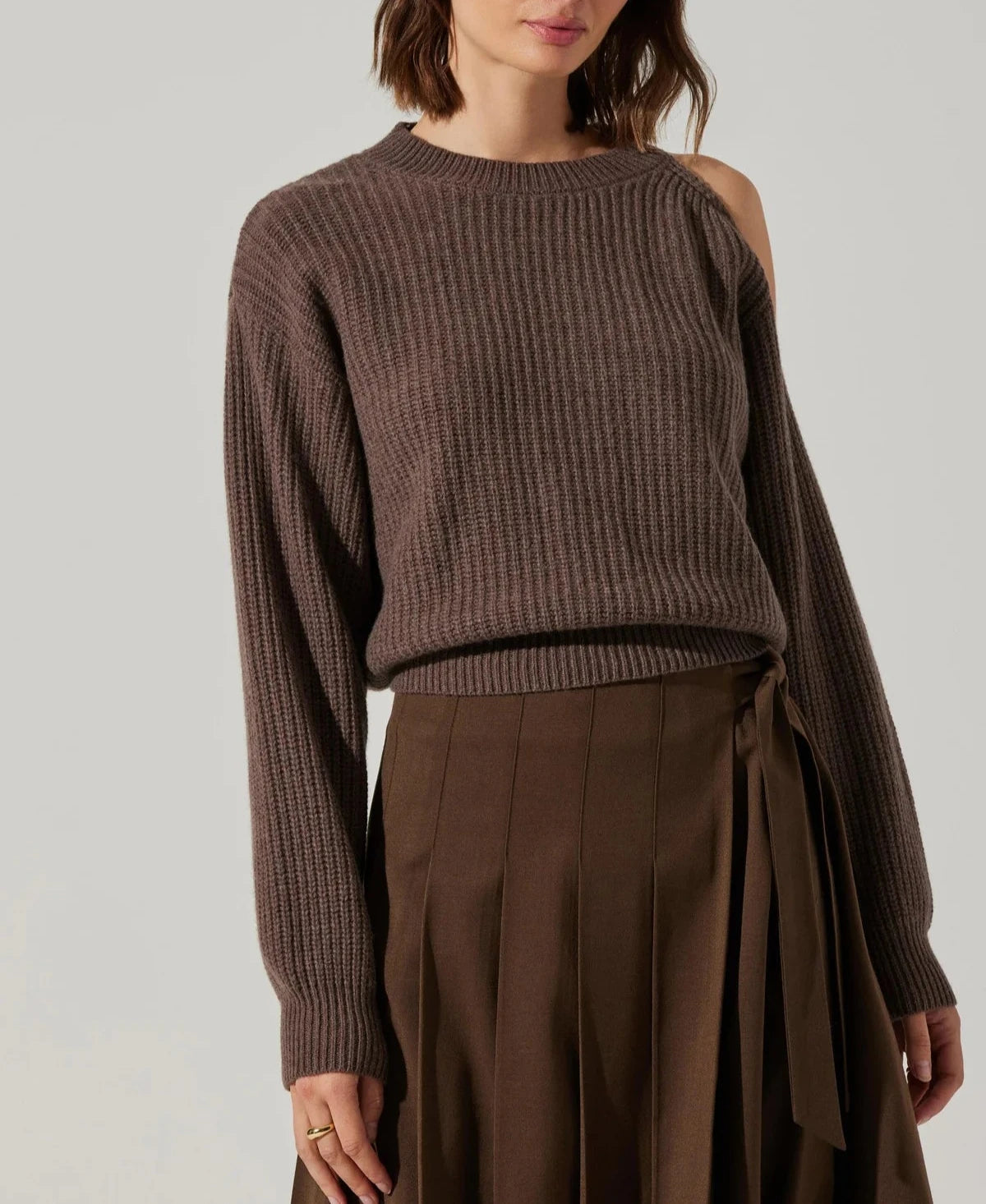 Astr the Label Millicent One Shoulder Sweater in Mushroom