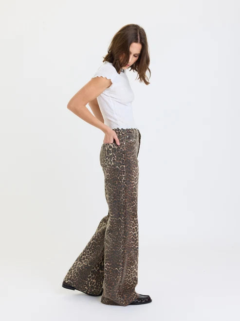 Daze Denim Far Out Wide Leg in Cool Cat
