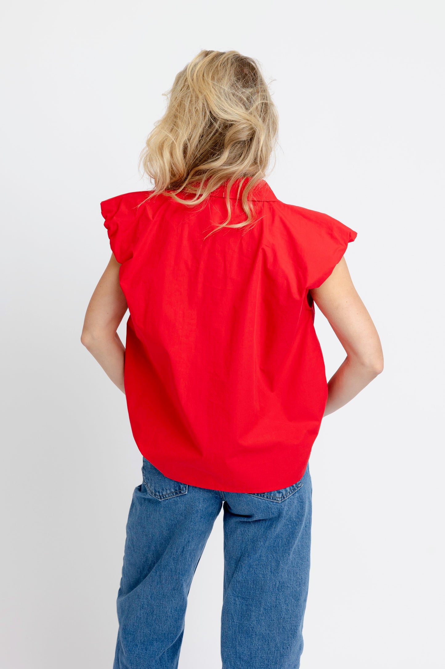 Karlie Solid Poplin Bubble Shoulder Buttondown in Red