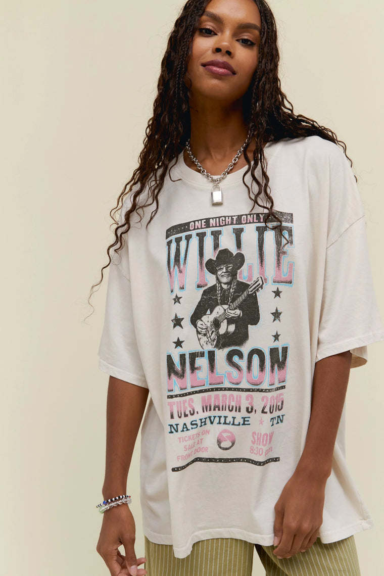 Daydreamer One Size Tee in Willie Nelson