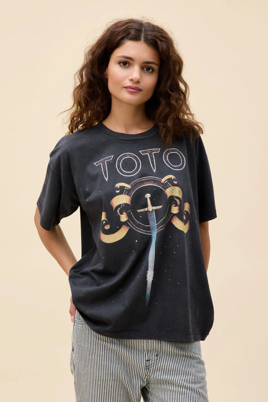 Daydreamer LA Merch Tee in Toto Year of the Child