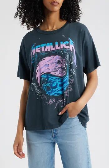 Daydreamer LA Merch Tee in Metallica Live on Tour