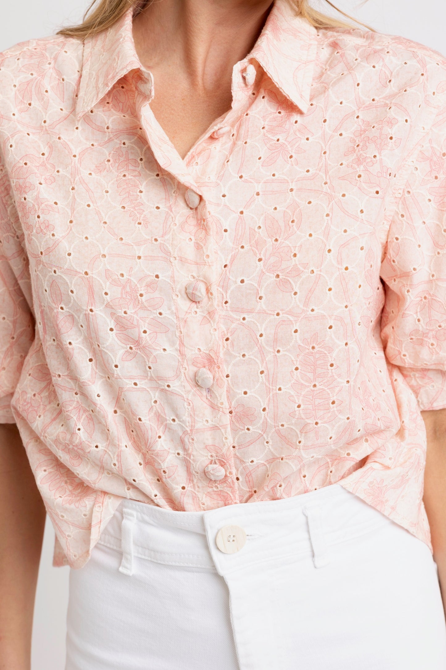 Karlie Eyelit Puff Sleeve Buttondown in Pink