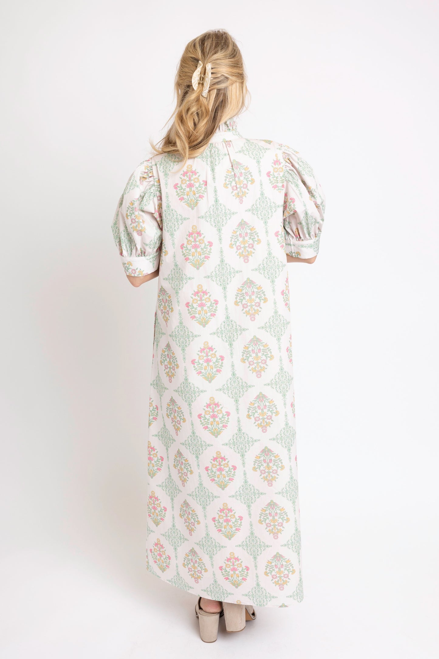 Karlie Signature Ruffled Collar Maxi Dress in Vintage Floral