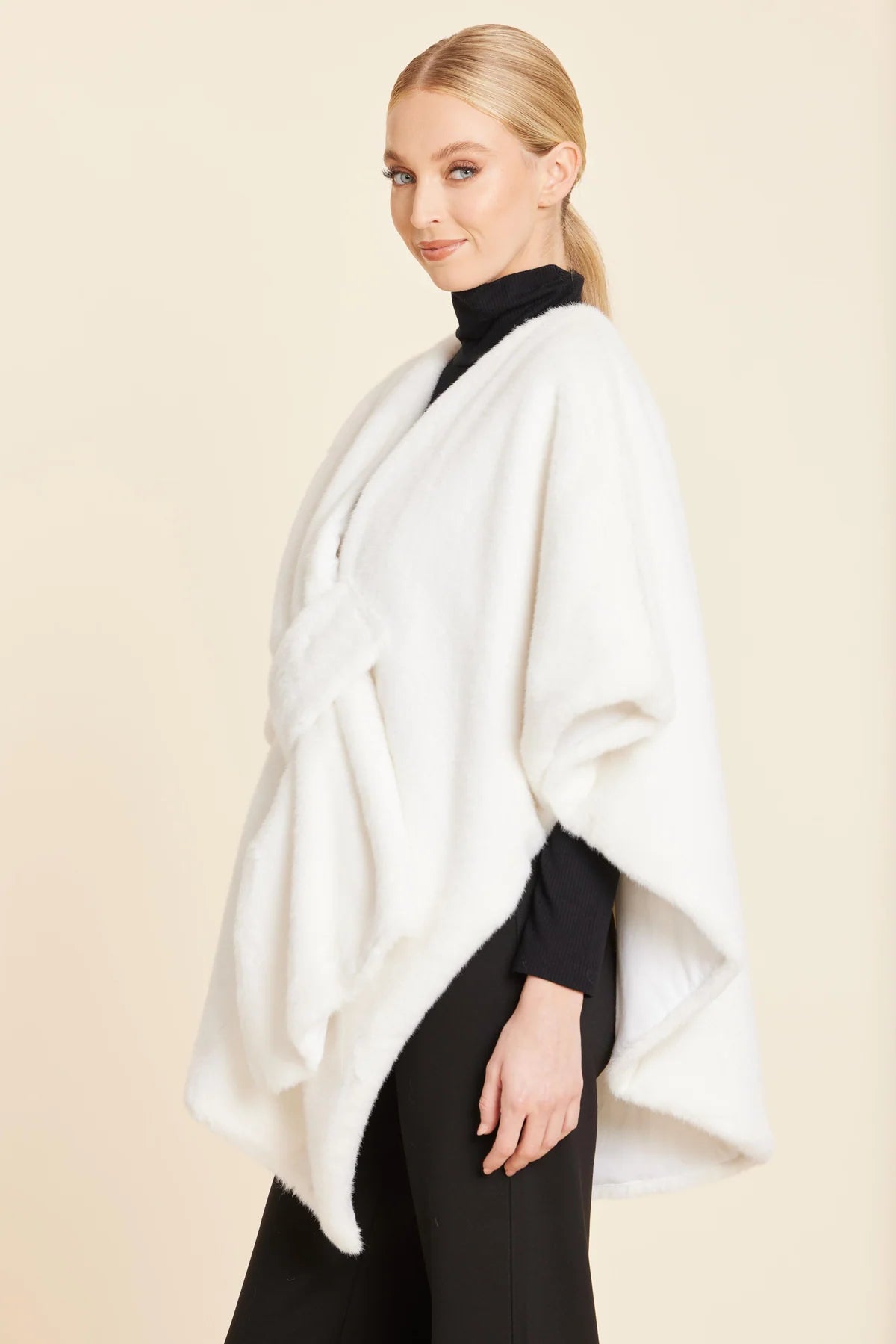 Dolce Cabo Faux Fur Cape in White