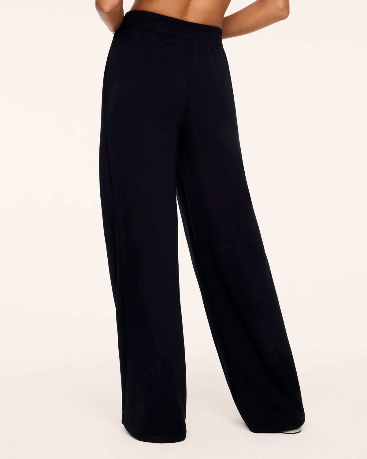 Spanx Air Essentials Pleated Wide Leg Pants in Black
